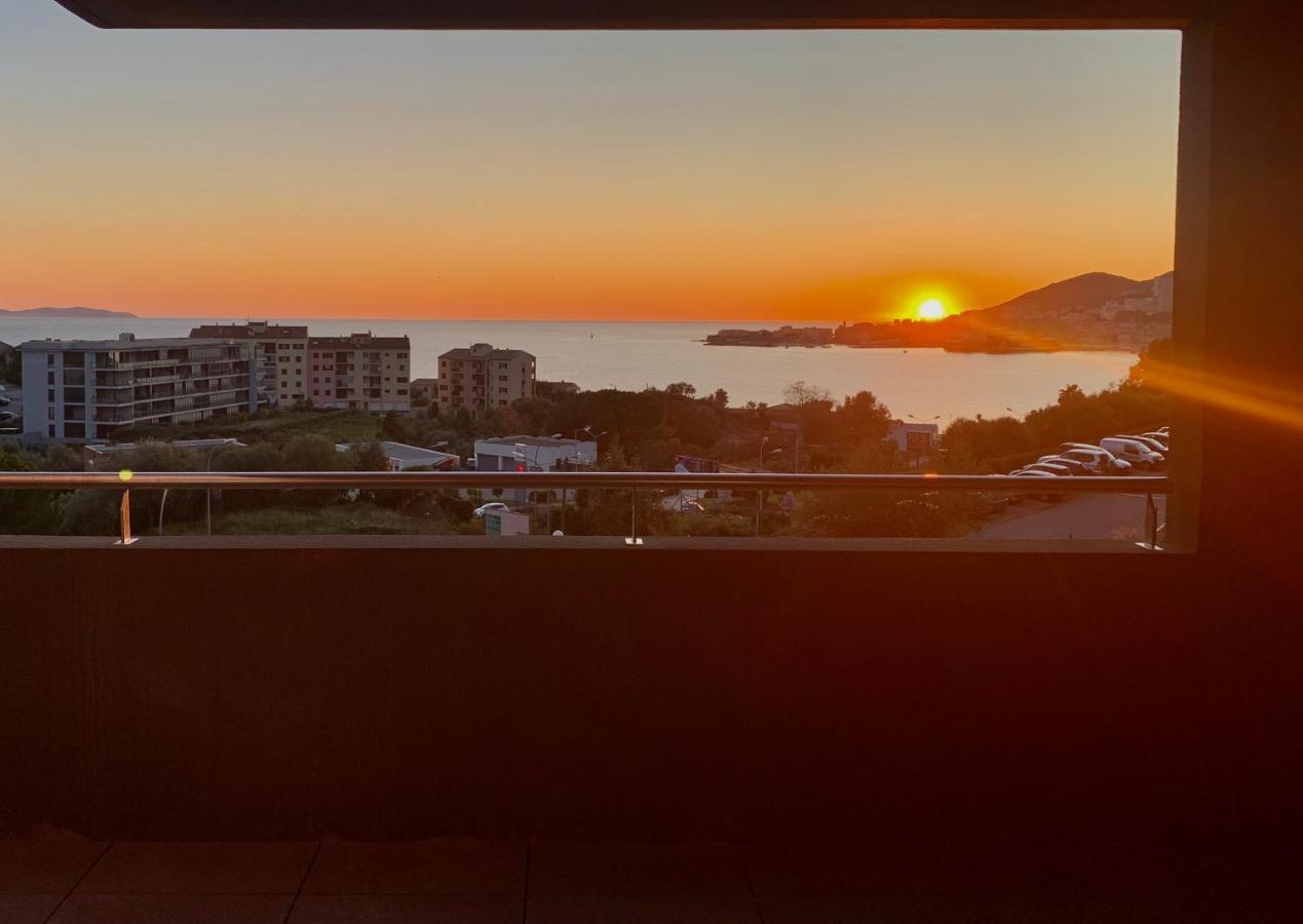 T2 Ajaccio vue mer Exterior foto